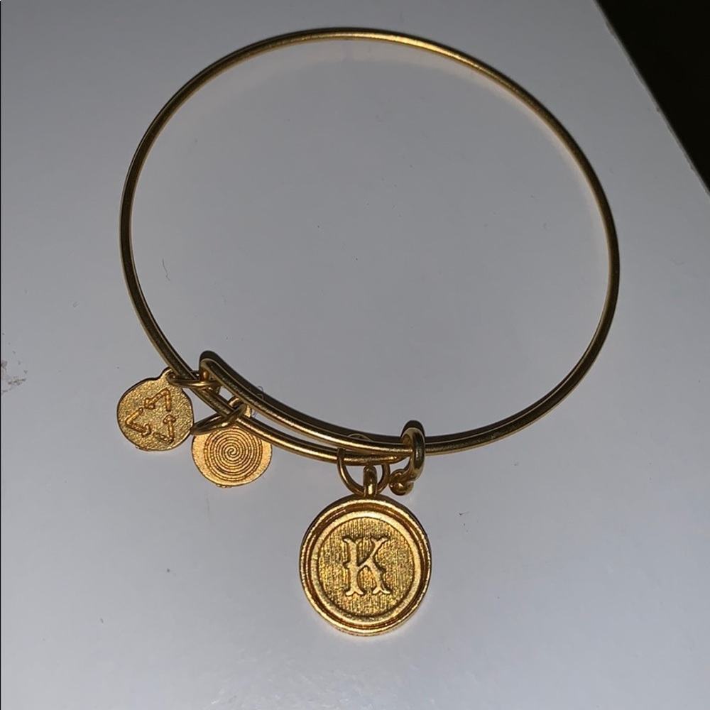 Gold Clea Ray bracelet with K charm